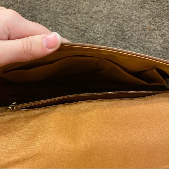 ❗️Brown faux leather floral etched crossbody bag❗️ - Picture 9 of 10